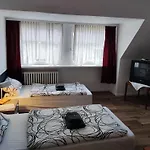 Zum Burggrafen 2*