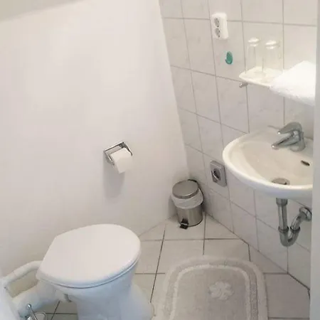 فندق Zum Burggrafen 2*